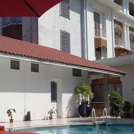 Yuzana Garden Hotel Янгон Экстерьер фото