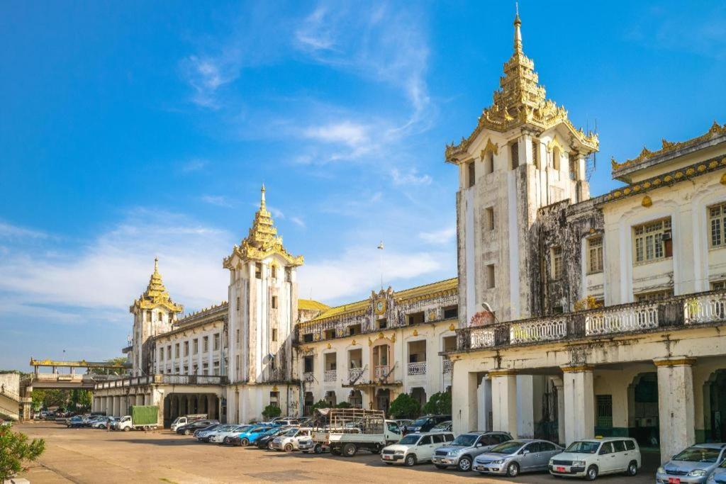 Yuzana Garden Hotel Янгон Экстерьер фото