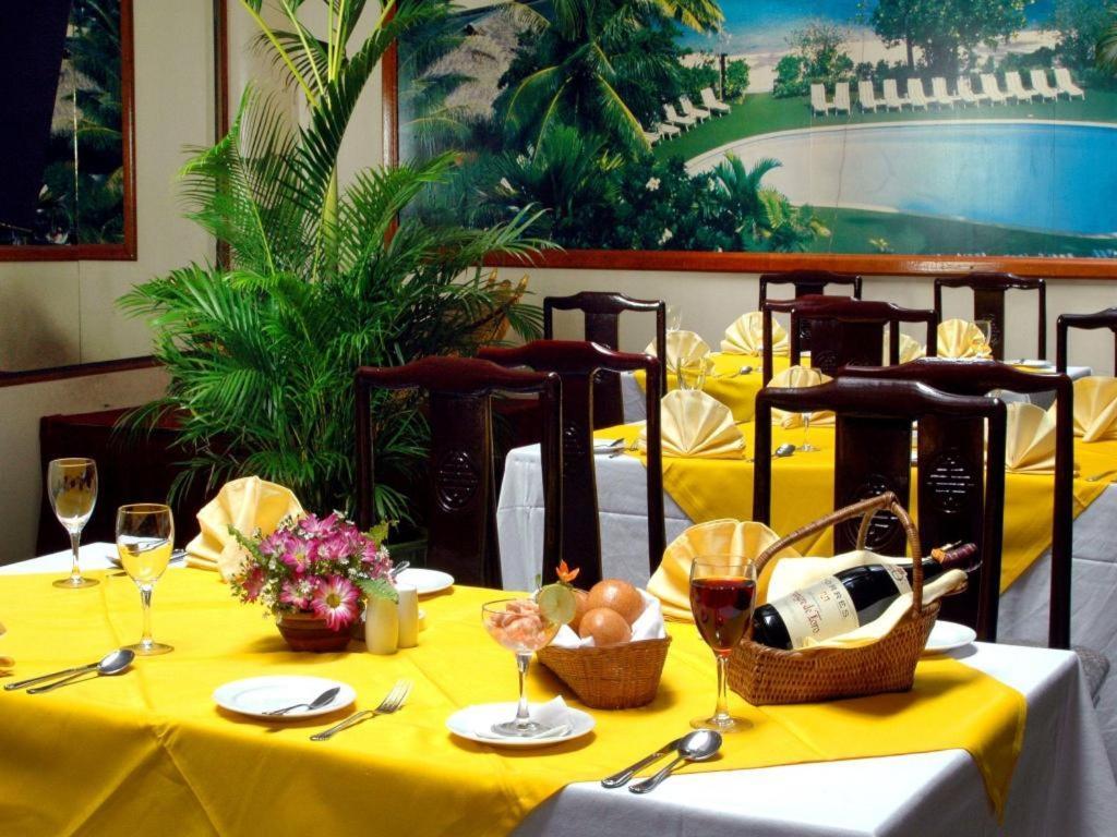 Yuzana Garden Hotel Янгон Экстерьер фото