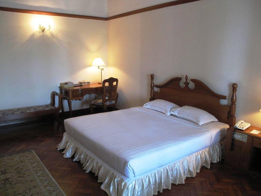 Yuzana Garden Hotel Янгон Экстерьер фото