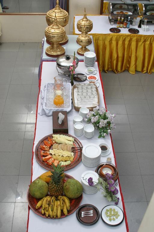 Yuzana Garden Hotel Янгон Экстерьер фото